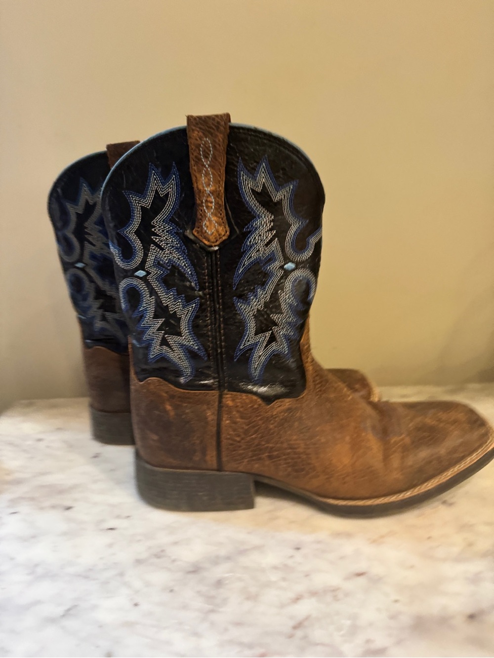 Boys Ariat Tombstone Square Toe Boots - Size 4